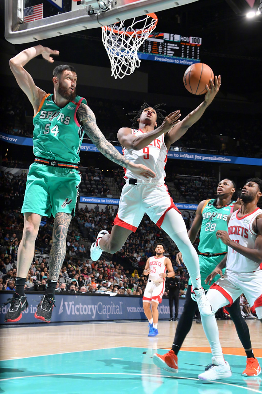 米兰体育登录-火箭客场击败马刺结束连败