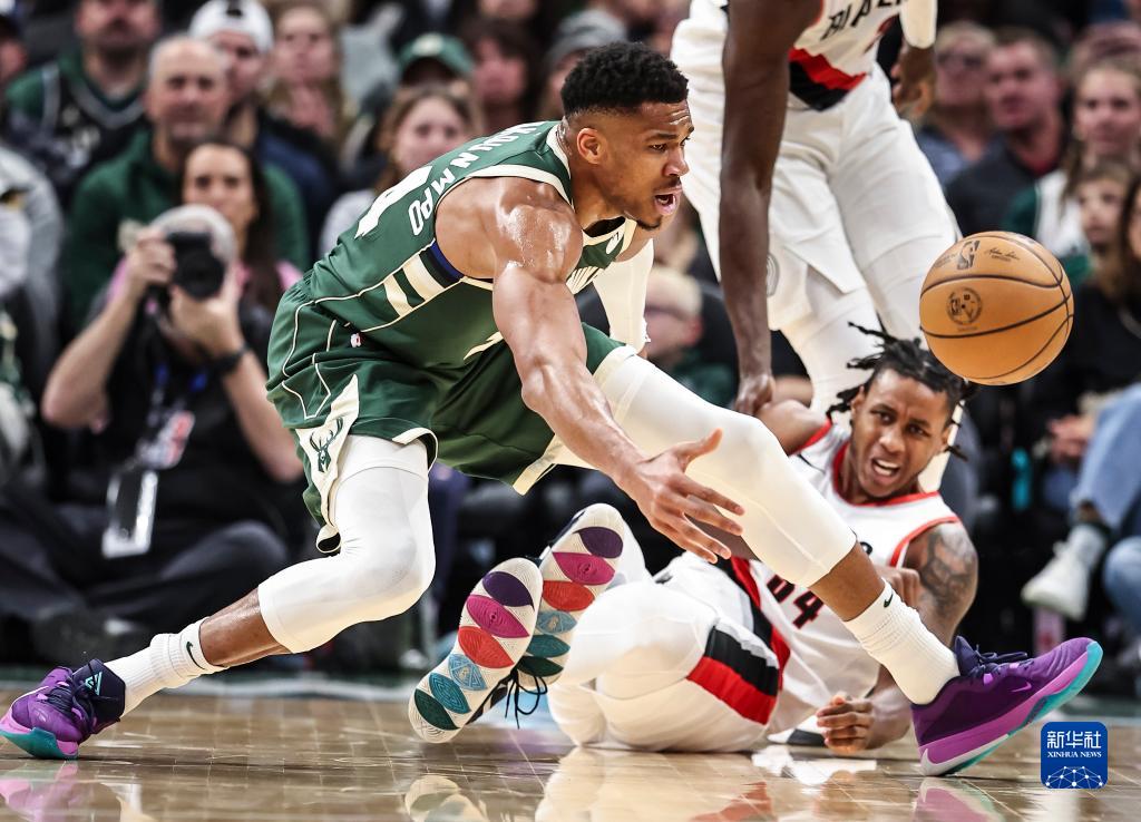 关于雄鹿战胜活塞，安特托昆博低迷得分11分的信息